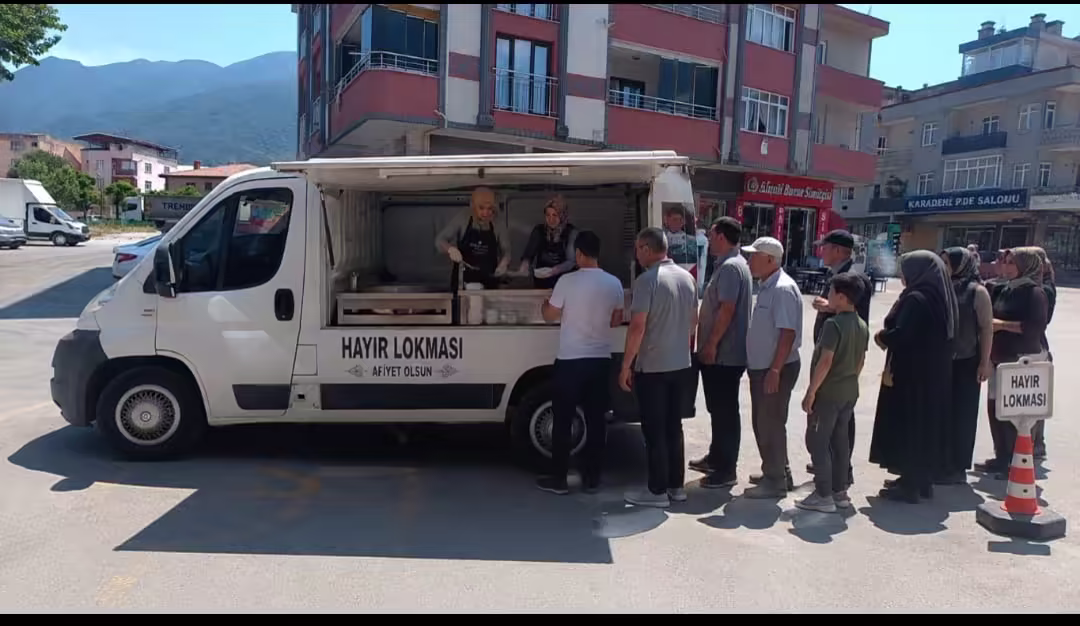 Adak lokması dağıtımı Bursa hayır lokması aracı – Öz Uludağ Lokmacı